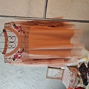 NWT Linda Leal ethereal embroidered top in dusty rose. Size XL.